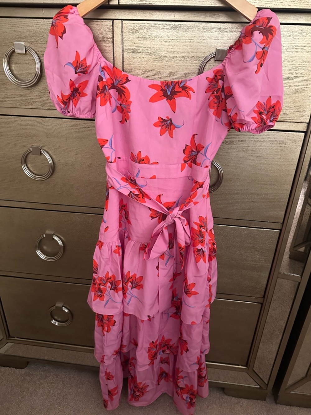 🛍️SALE🛍️ LIKELY Lottie Dress in Red & Pink Floral Puff-Sleeve Midi Tiered Dress - Picture 2 of 9